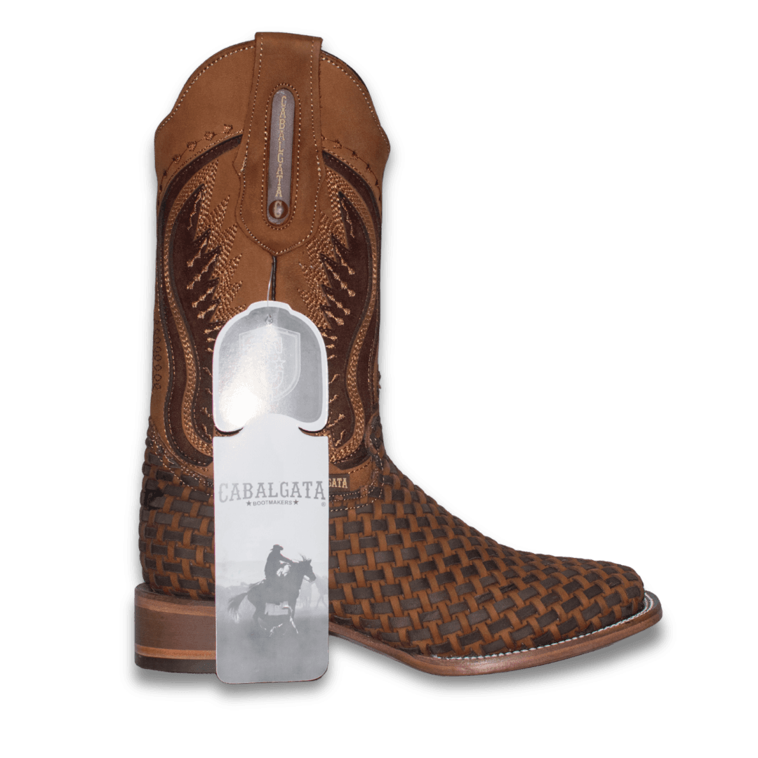 Bota Cabalgata Petatillo con pie tejido café y caña bordada, vista lateral